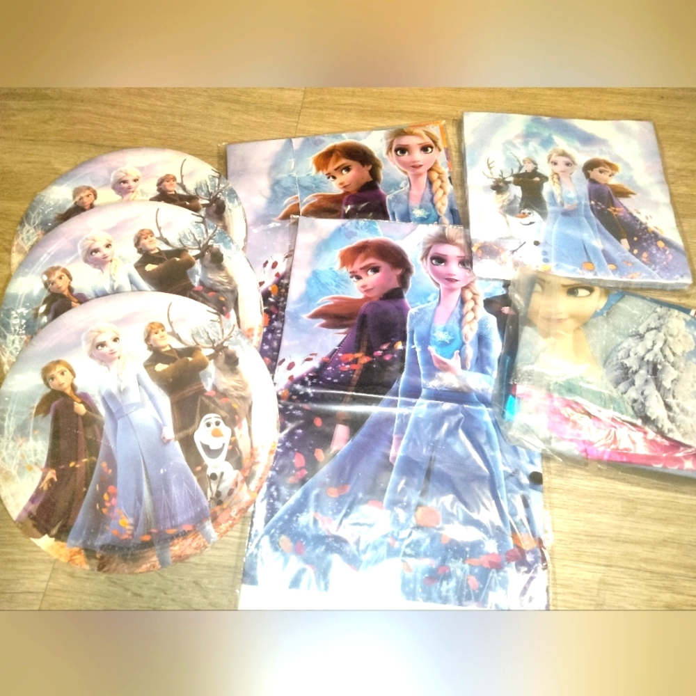 Disney Frozen Party Supplies Bundle NWT